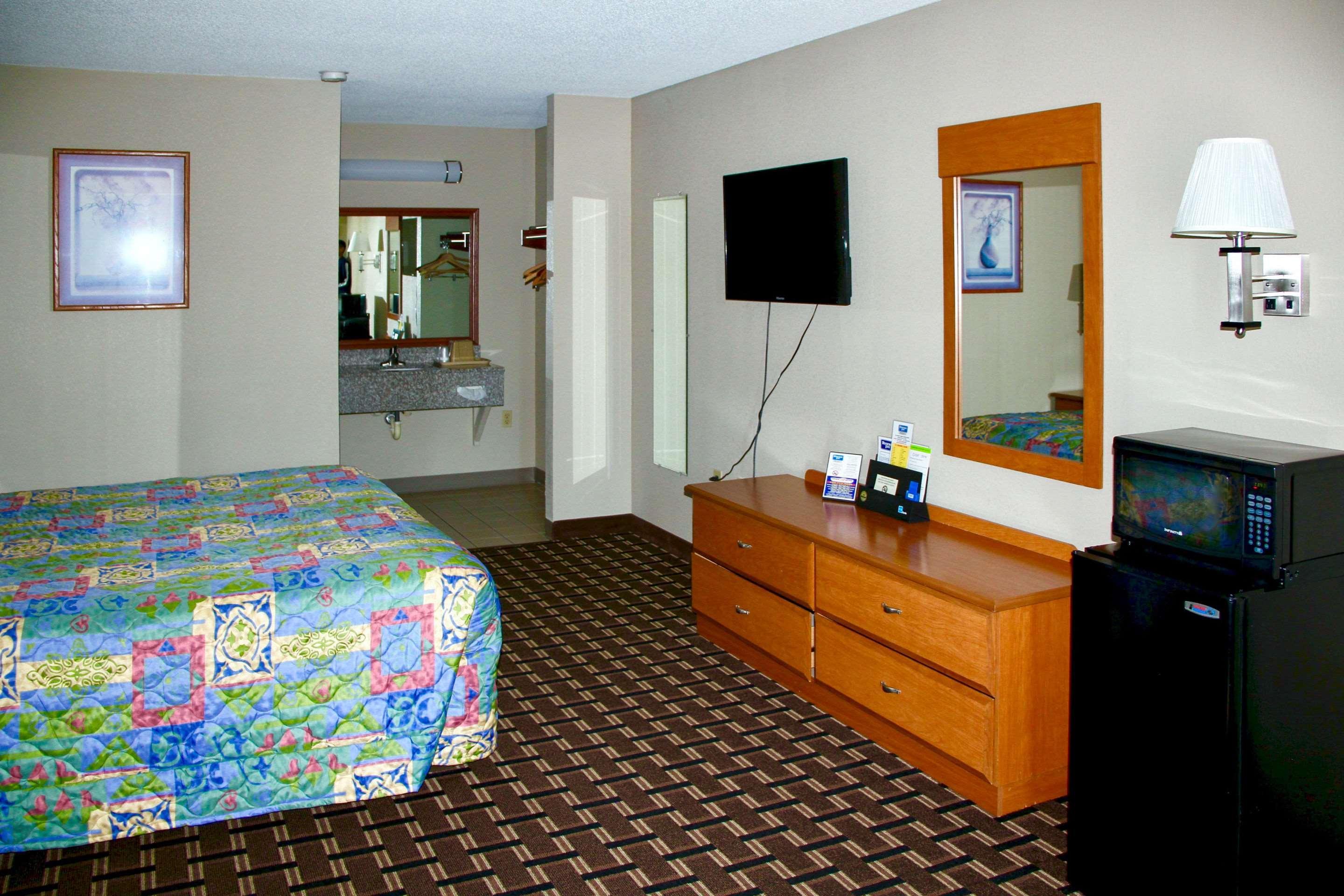 Rodeway Inn University Area Charlotte Buitenkant foto