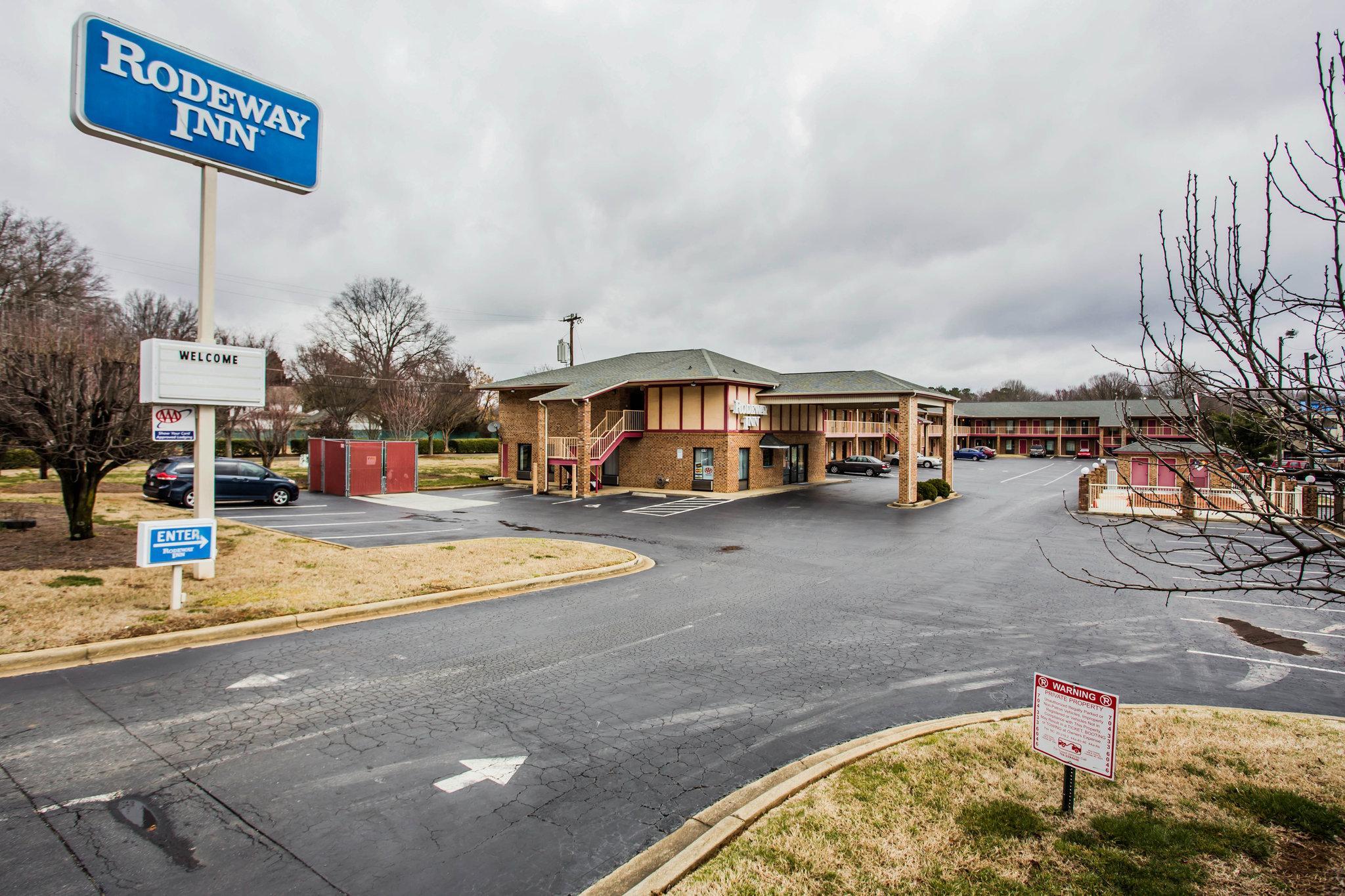 Rodeway Inn University Area Charlotte Buitenkant foto