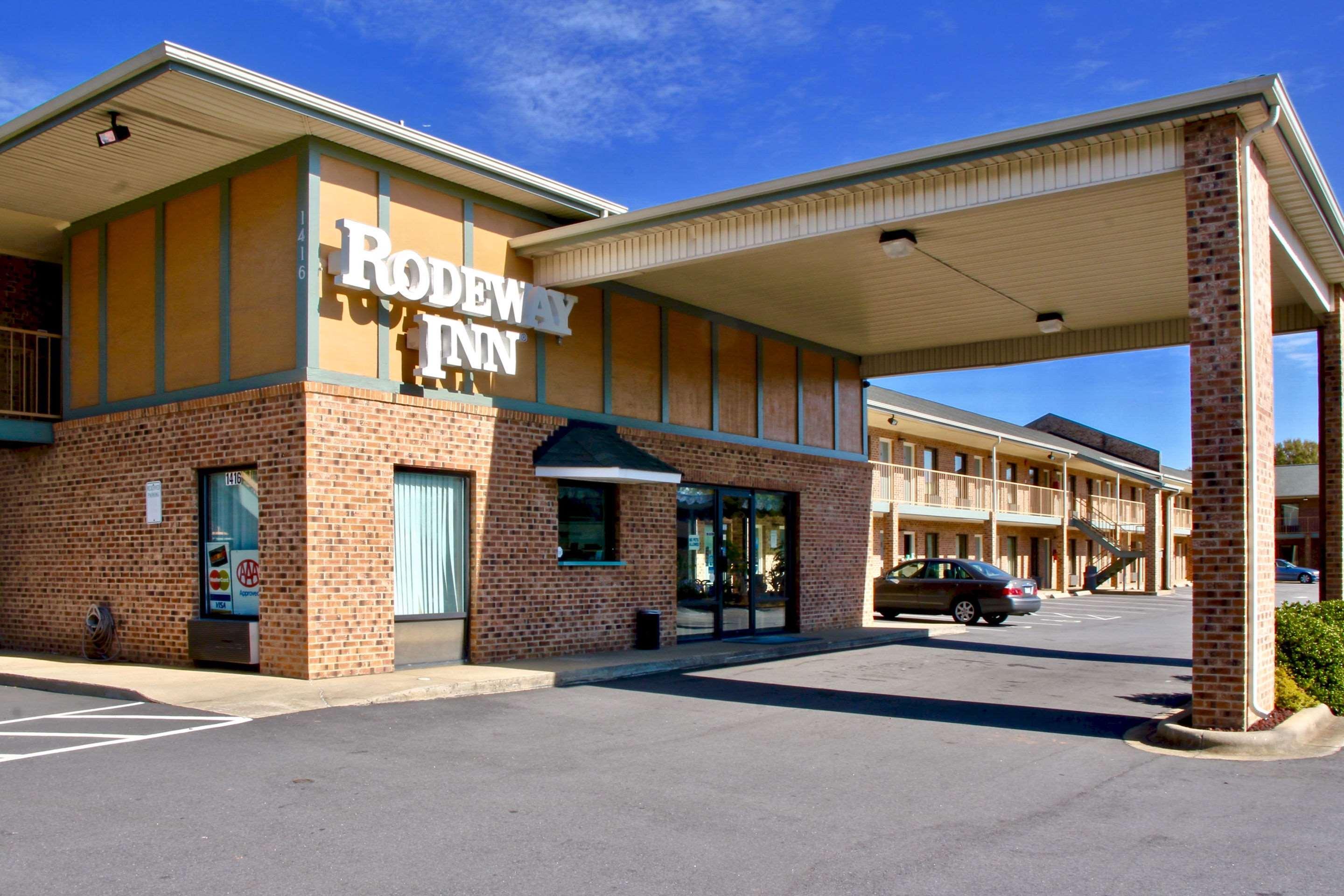 Rodeway Inn University Area Charlotte Buitenkant foto